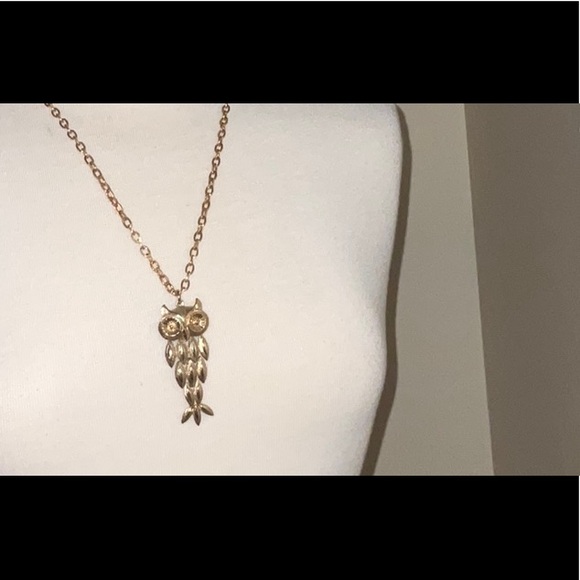 Avon 1974 Articulated Owl Pendant and Chain Gold Toned Metal Vintage - Picture 4 of 11